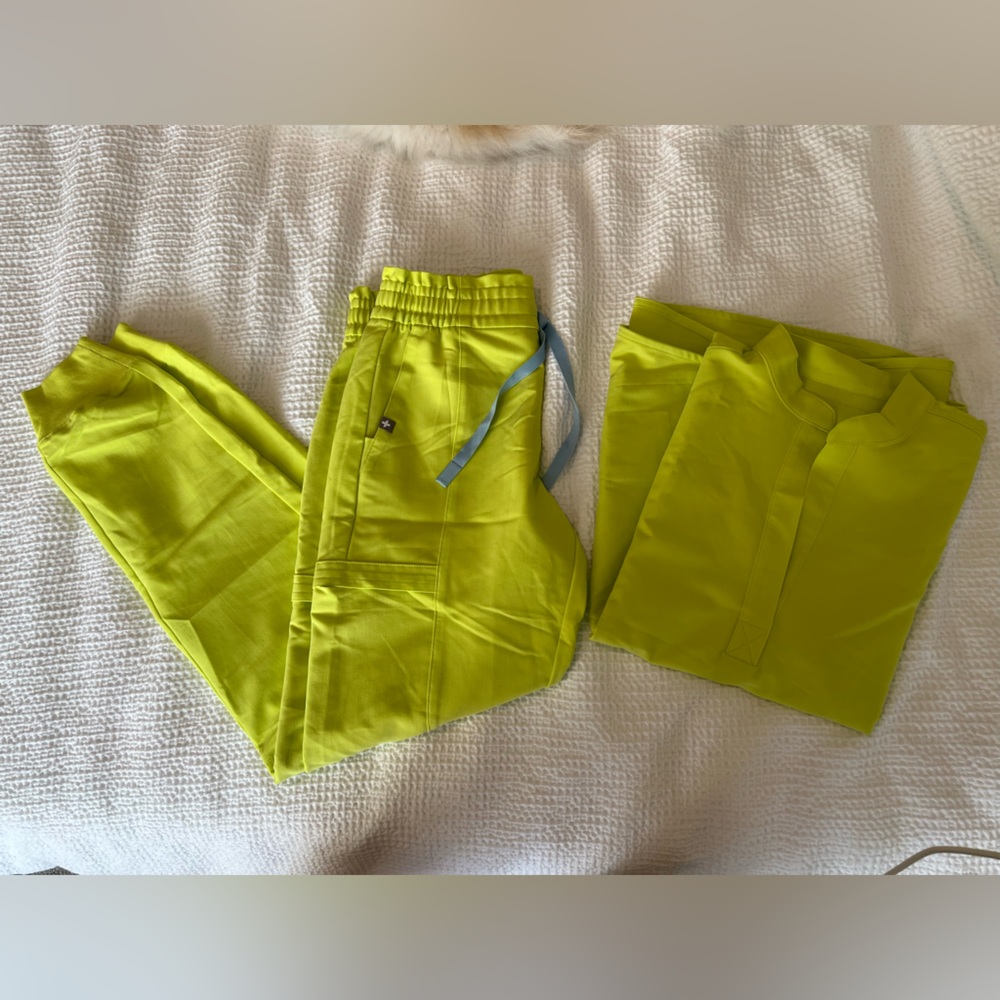 Neon yellow fig scrubs